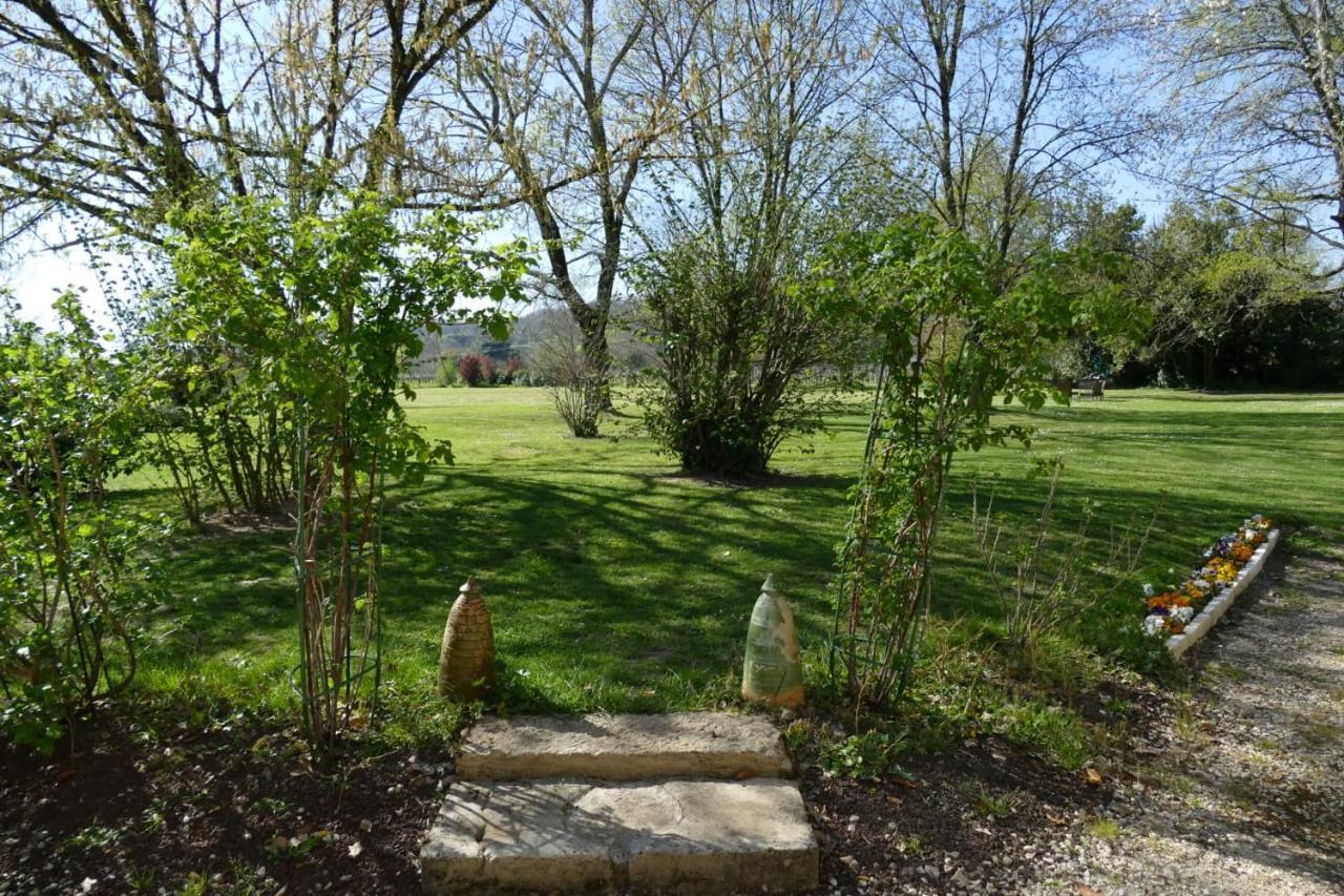 La Carreterie - Maison De Famille{S} Pineuilh Exterior foto